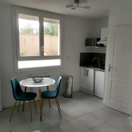 Appartement Cosy Avec Place De Parking Privee Le Mans Exterior foto